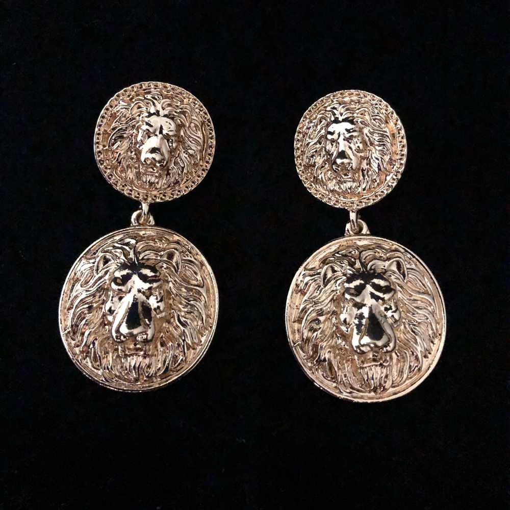 ❗️Flash Sale❗️Lioness Earrings 💛💛